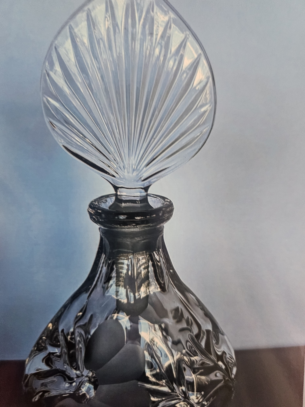 Clear Glass Decorative Perfume Bottle with Fan Stopper